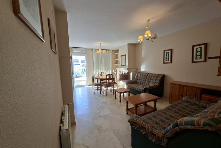Wiederverkauf - WOHNUNG -
ORIHUELA COSTA - VILLAMARTÍN