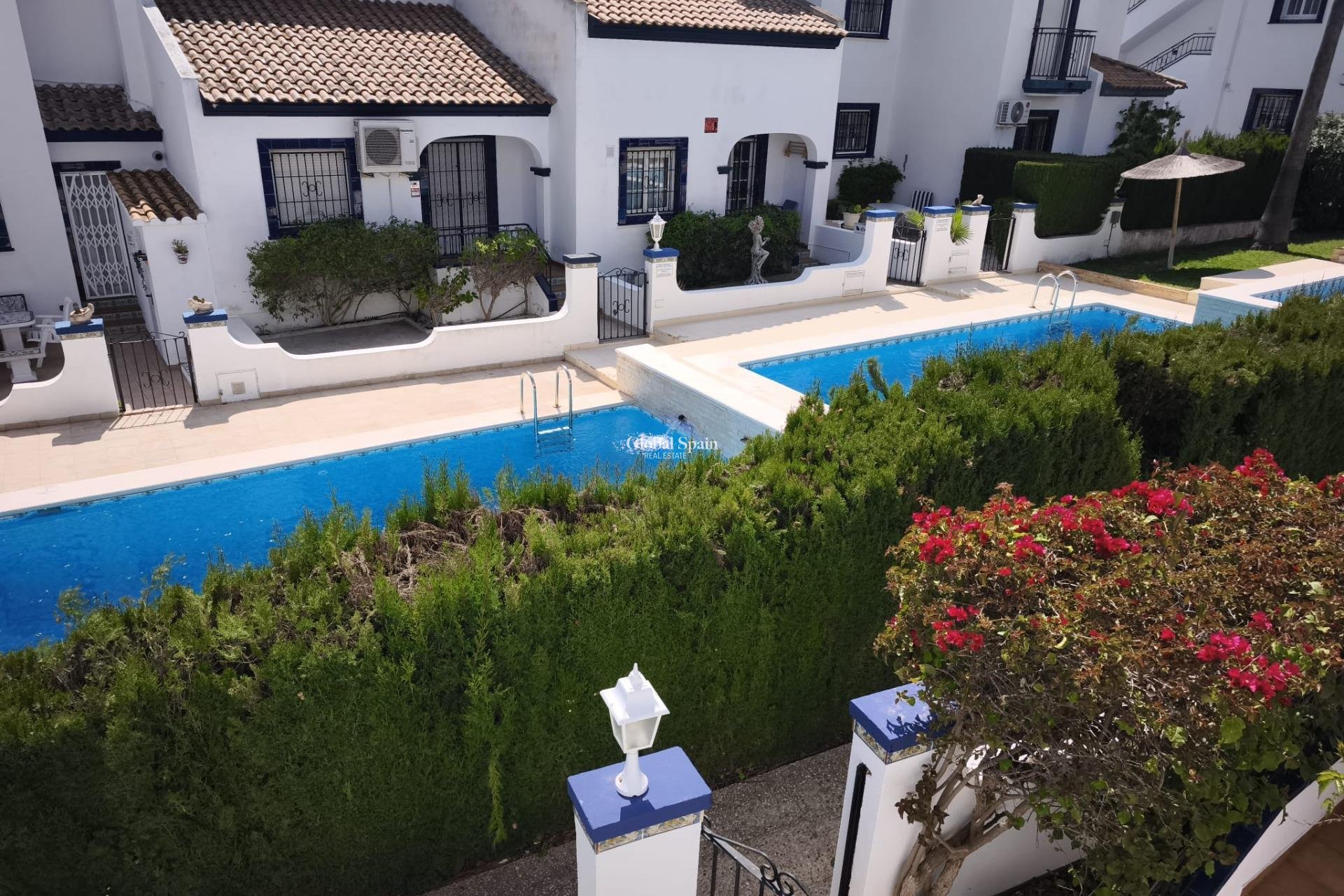 Wiederverkauf - WOHNUNG -
ORIHUELA COSTA - VILLAMARTÍN