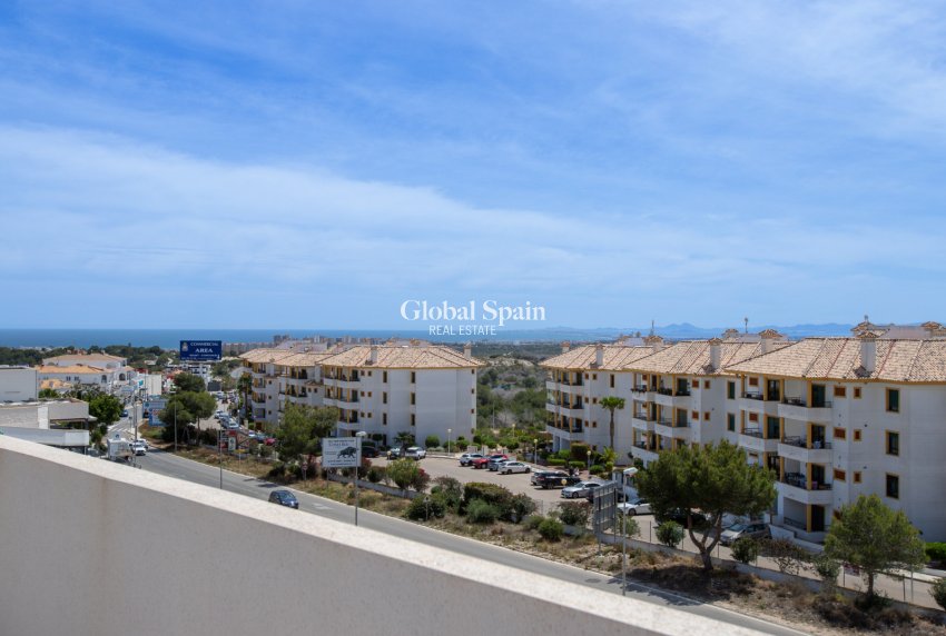 Wiederverkauf - WOHNUNG -
ORIHUELA COSTA - VILLAMARTÍN