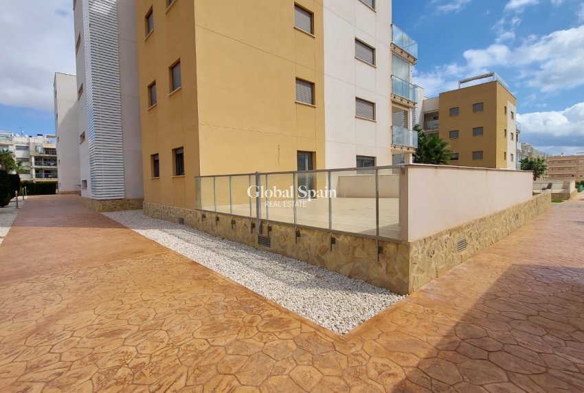 Wiederverkauf - Wohnung -
ORIHUELA COSTA - VILLAMARTÍN