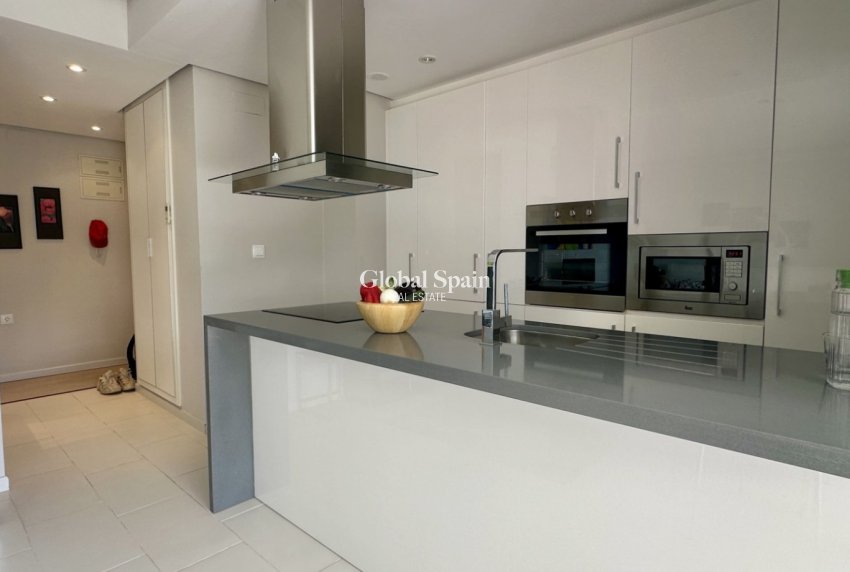 Wiederverkauf - Wohnung -
ORIHUELA COSTA - VILLAMARTÍN