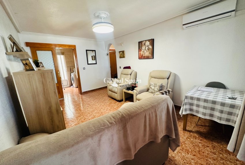 Wiederverkauf - WOHNUNG -
ORIHUELA - Entre Naranjos