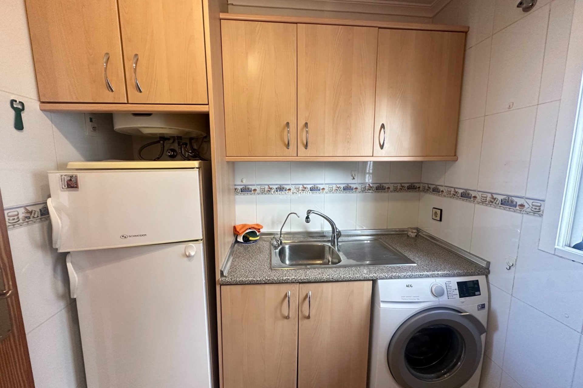 Wiederverkauf - WOHNUNG -
ORIHUELA - Inland