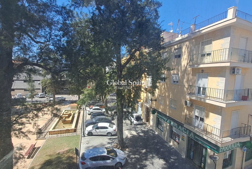 Wiederverkauf - WOHNUNG -
ORIHUELA - Inland