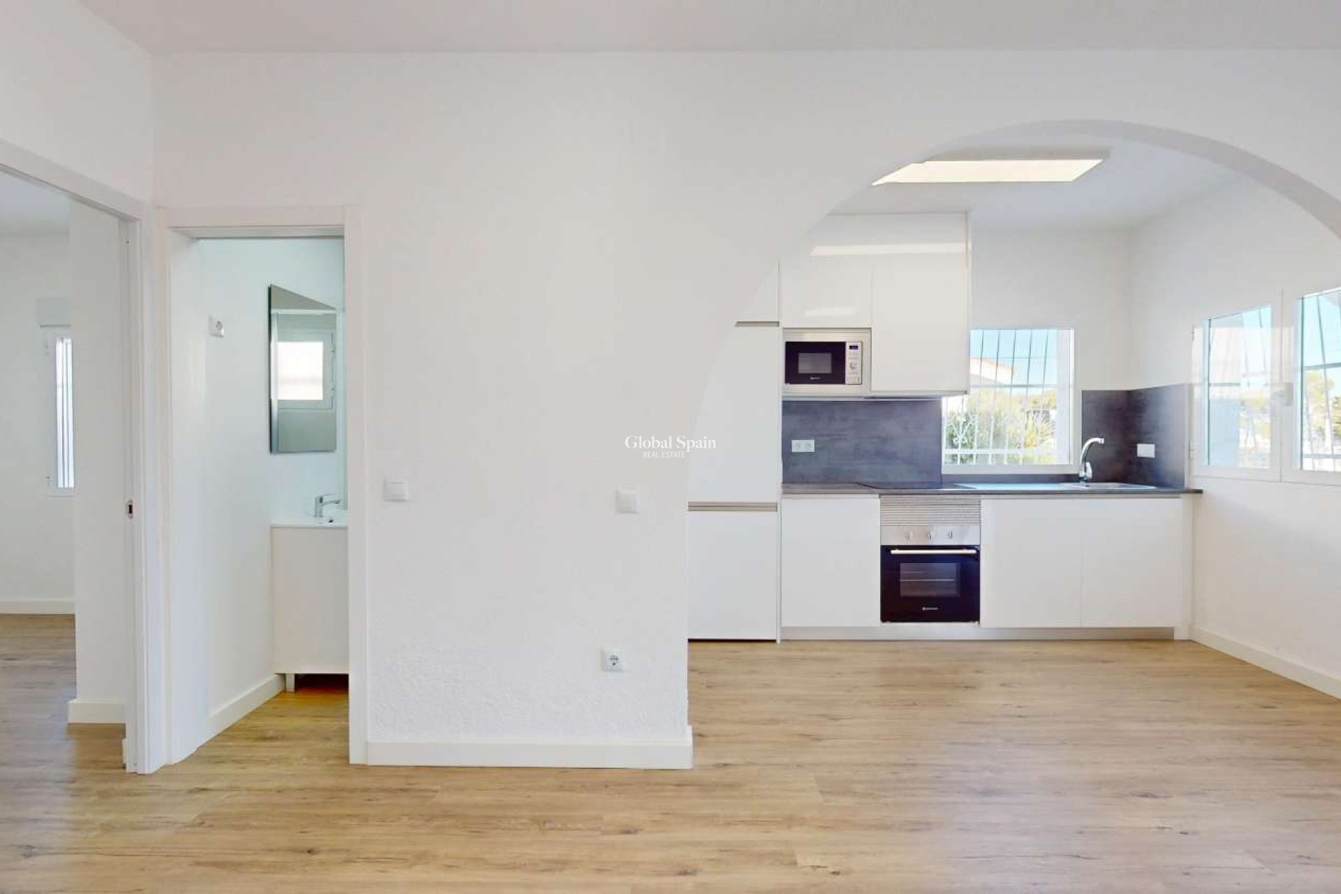 Wiederverkauf - WOHNUNG -
ORIHUELA - Inland