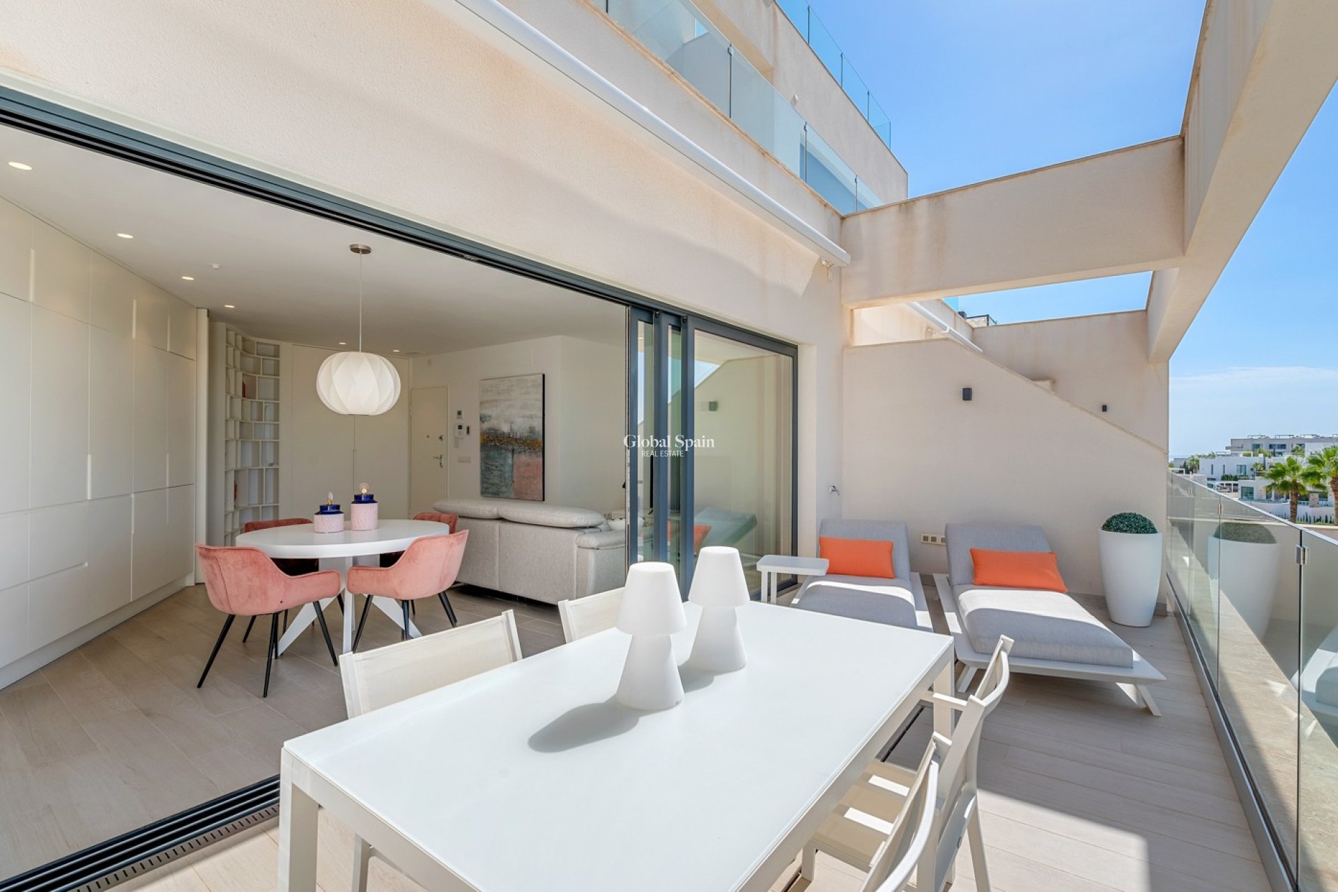 Wiederverkauf - WOHNUNG -
ORIHUELA - Inland