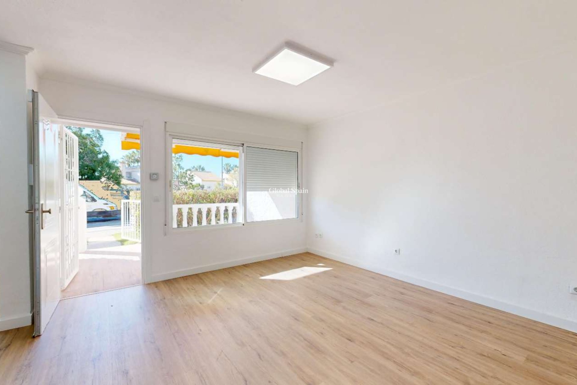 Wiederverkauf - WOHNUNG -
ORIHUELA - Inland