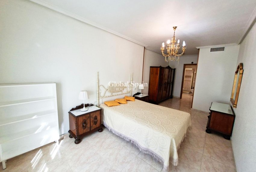 Wiederverkauf - WOHNUNG -
ORIHUELA - Inland