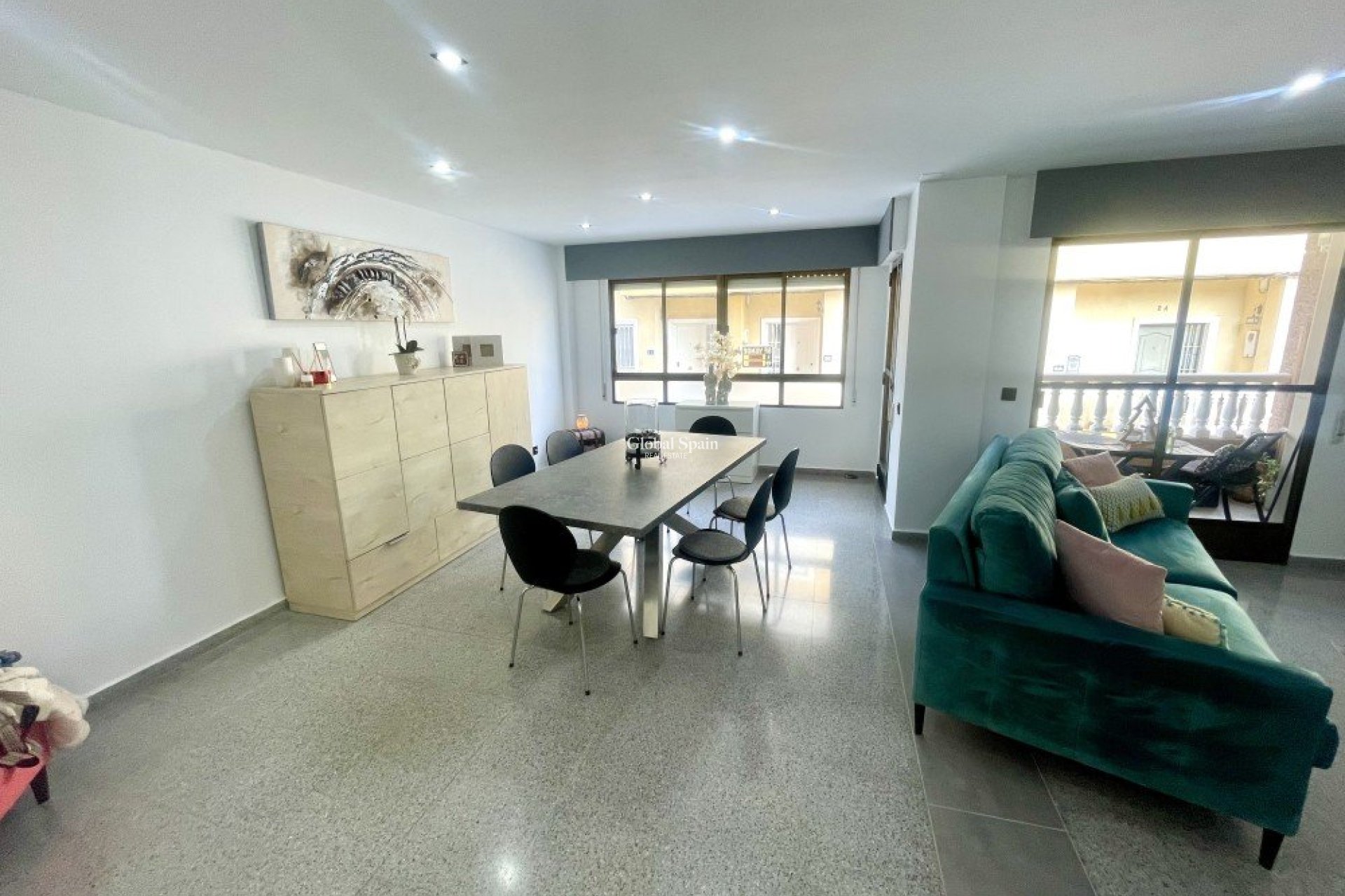 Wiederverkauf - WOHNUNG -
ORIHUELA - Inland