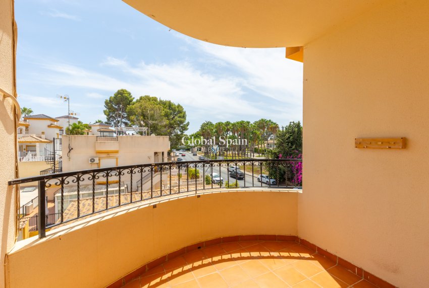 Wiederverkauf - WOHNUNG -
ORIHUELA - Inland