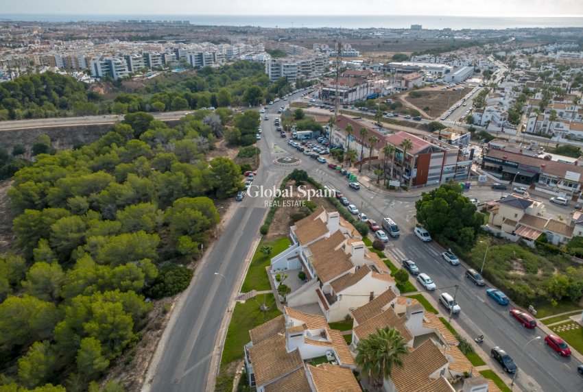 Wiederverkauf - WOHNUNG -
ORIHUELA - Inland