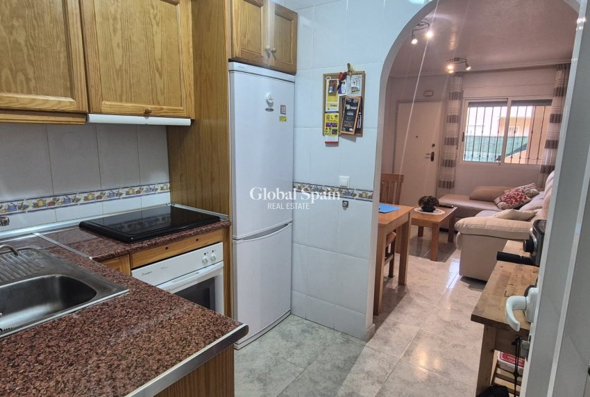 Wiederverkauf - WOHNUNG -
ORIHUELA - La Matanza