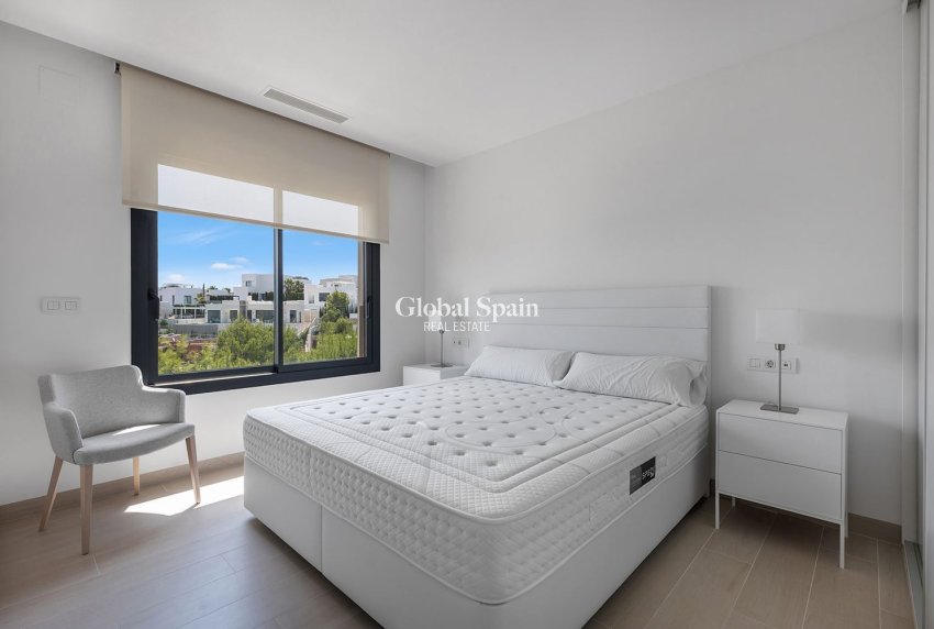 Wiederverkauf - WOHNUNG -
ORIHUELA - LAS COLINAS GOLF RESORT