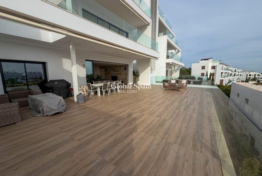 Wiederverkauf - WOHNUNG -
ORIHUELA - LAS COLINAS GOLF RESORT