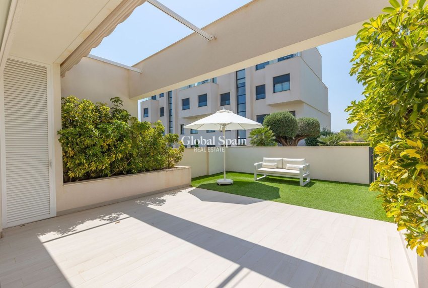 Wiederverkauf - WOHNUNG -
ORIHUELA - LAS COLINAS GOLF RESORT