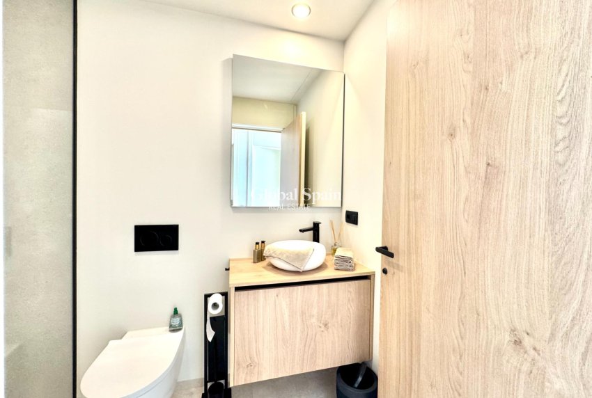 Wiederverkauf - WOHNUNG -
ORIHUELA - LAS COLINAS GOLF RESORT