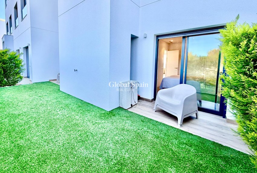 Wiederverkauf - WOHNUNG -
ORIHUELA - LAS COLINAS GOLF RESORT