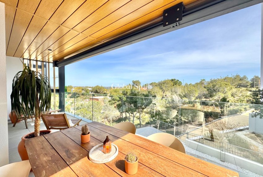 Wiederverkauf - WOHNUNG -
ORIHUELA - LAS COLINAS GOLF RESORT