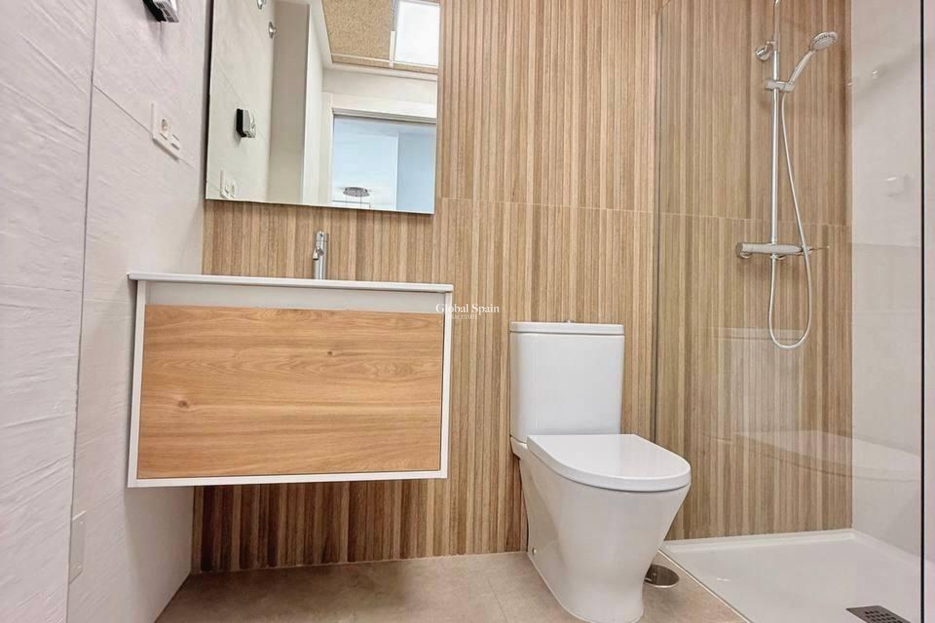 Wiederverkauf - WOHNUNG -
ORIHUELA - Urbanización Perla del Mar