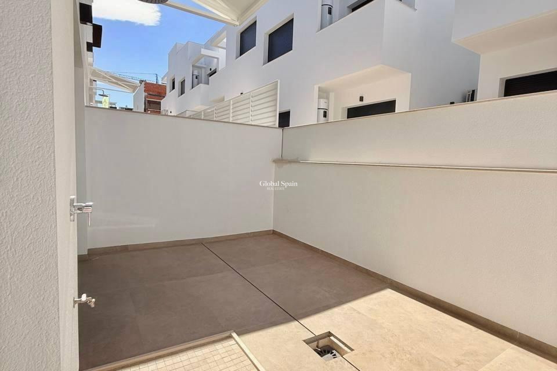 Wiederverkauf - WOHNUNG -
ORIHUELA - Urbanización Perla del Mar