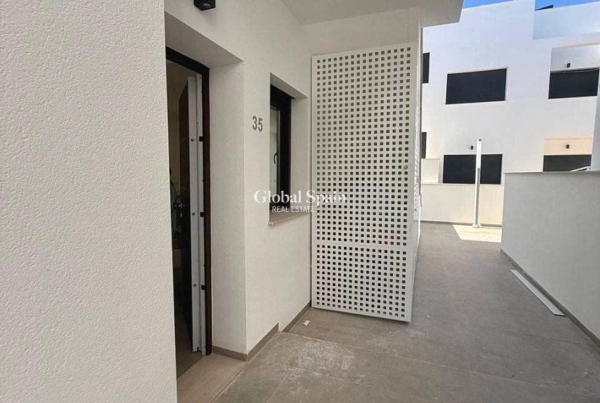 Wiederverkauf - WOHNUNG -
ORIHUELA - Urbanización Perla del Mar