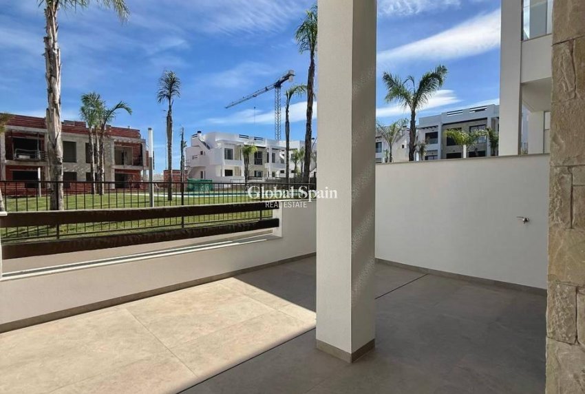 Wiederverkauf - WOHNUNG -
ORIHUELA - Urbanización Perla del Mar