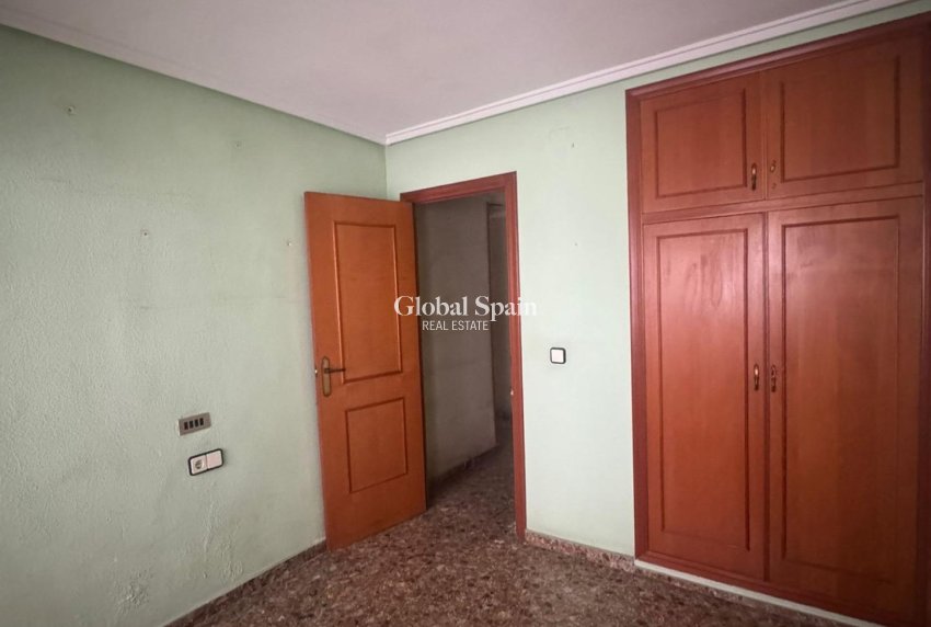 Wiederverkauf - WOHNUNG -
ORIHUELA - Zona Centro