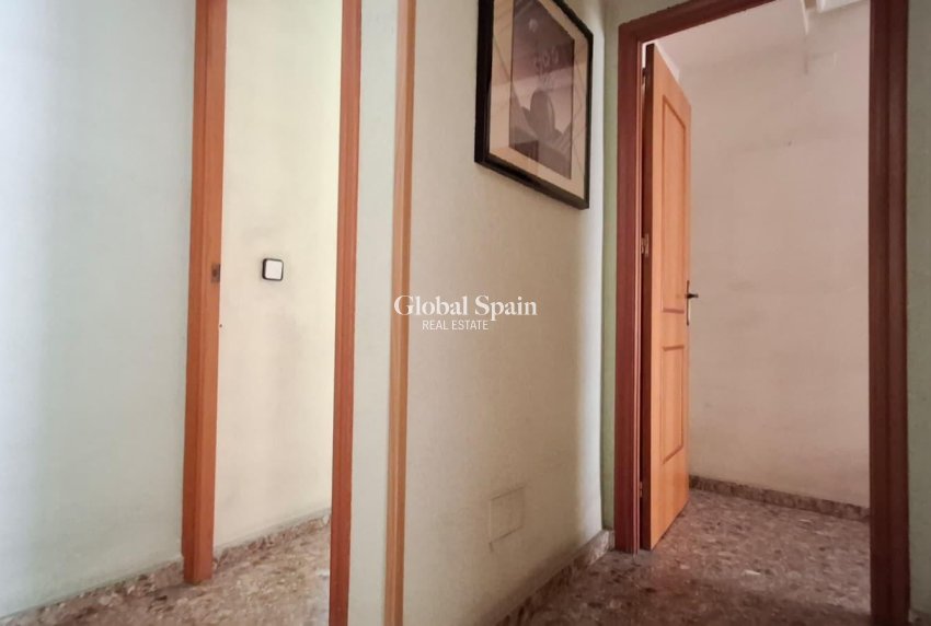 Wiederverkauf - WOHNUNG -
ORIHUELA - Zona Centro