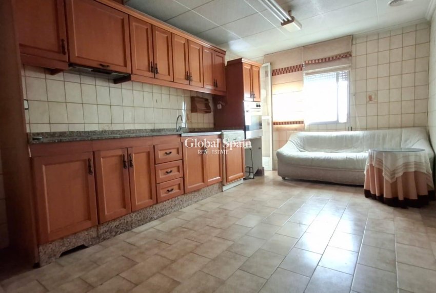 Wiederverkauf - WOHNUNG -
ORIHUELA - Zona Centro