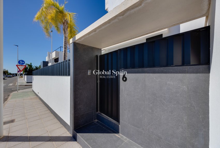 Wiederverkauf - WOHNUNG -
PILAR DE LA HORADADA - Costa Blanca Sur