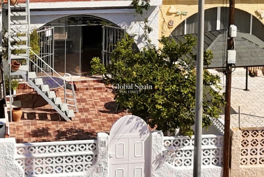 Wiederverkauf - WOHNUNG -
PLAYA FLAMENCA - Costa Blanca