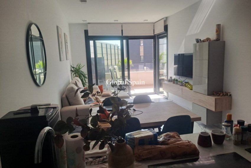 Wiederverkauf - WOHNUNG -
PLAYA FLAMENCA - Costa Blanca