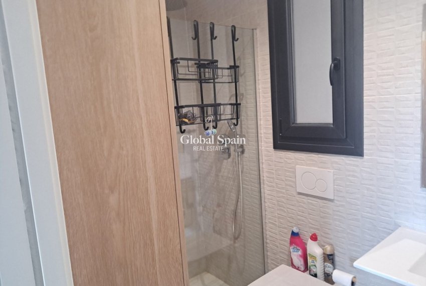 Wiederverkauf - WOHNUNG -
PLAYA FLAMENCA - Costa Blanca