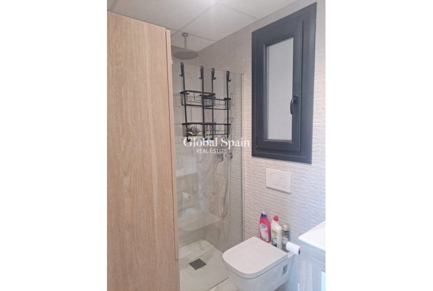 Wiederverkauf - WOHNUNG -
PLAYA FLAMENCA - Costa Blanca