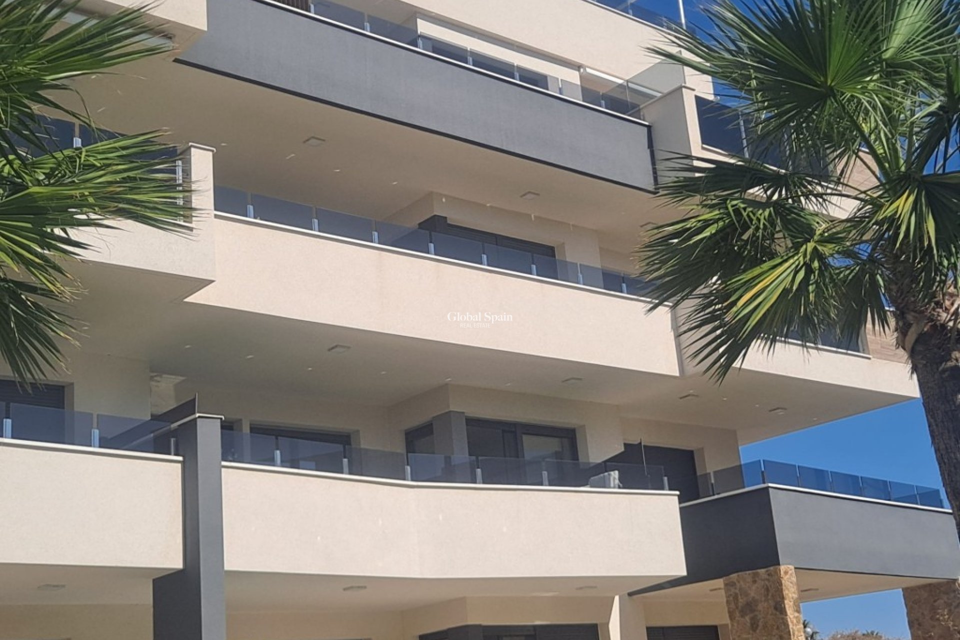 Wiederverkauf - WOHNUNG -
PLAYA FLAMENCA - Costa Blanca