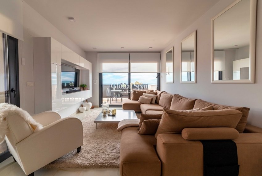 Wiederverkauf - WOHNUNG -
PLAYA FLAMENCA - Costa Blanca