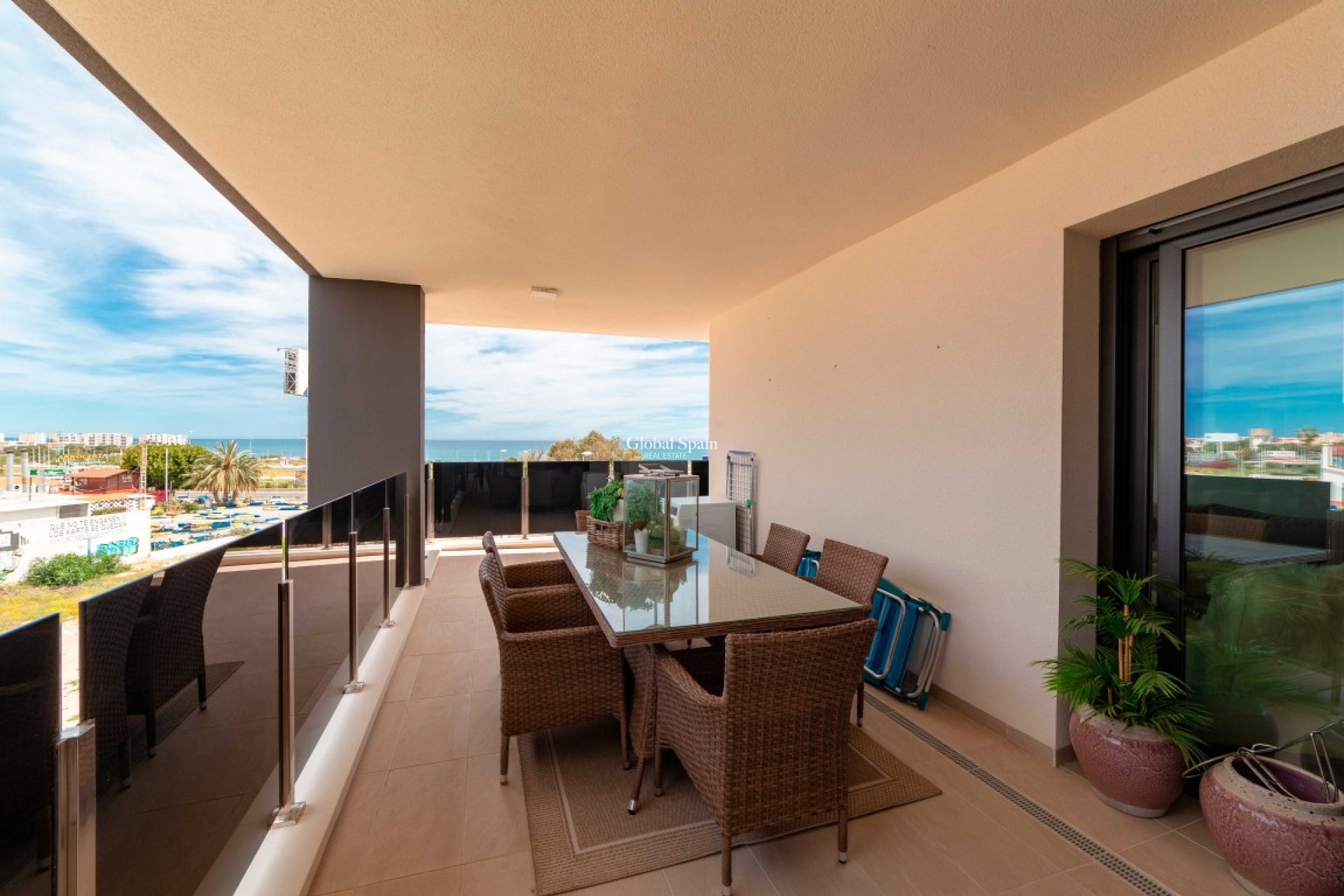 Wiederverkauf - WOHNUNG -
PLAYA FLAMENCA - Costa Blanca