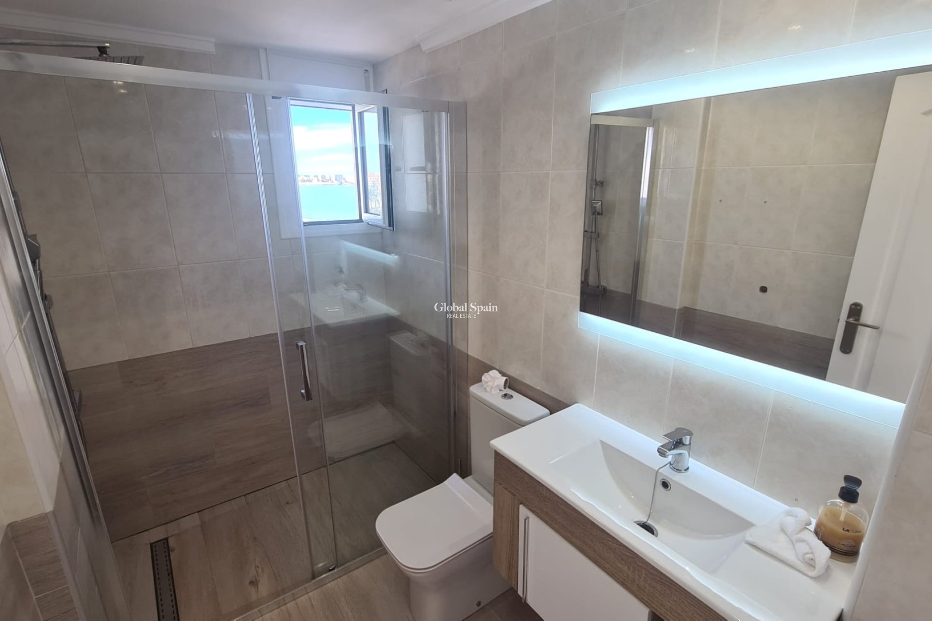 Wiederverkauf - WOHNUNG -
PLAYA FLAMENCA - Costa Blanca