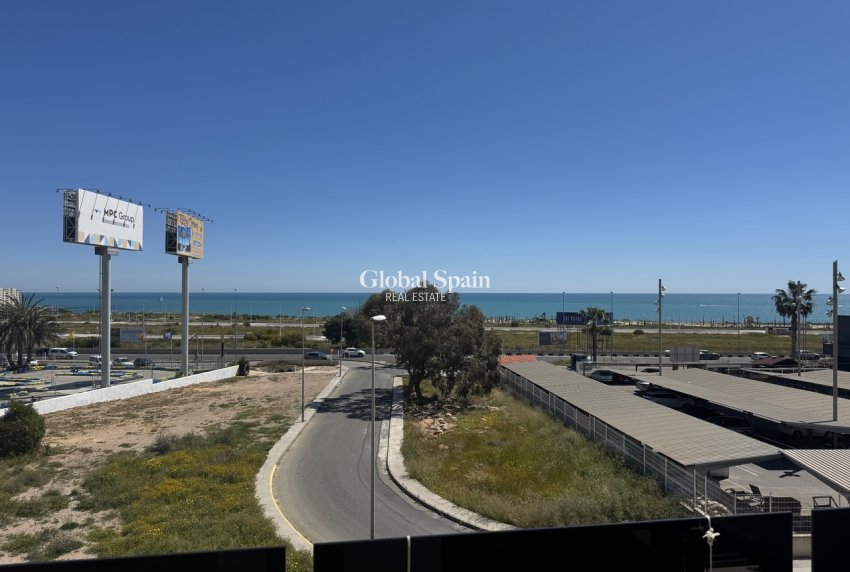 Wiederverkauf - WOHNUNG -
PLAYA FLAMENCA - Costa Blanca