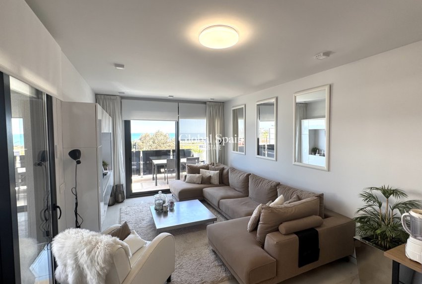 Wiederverkauf - WOHNUNG -
PLAYA FLAMENCA - Costa Blanca