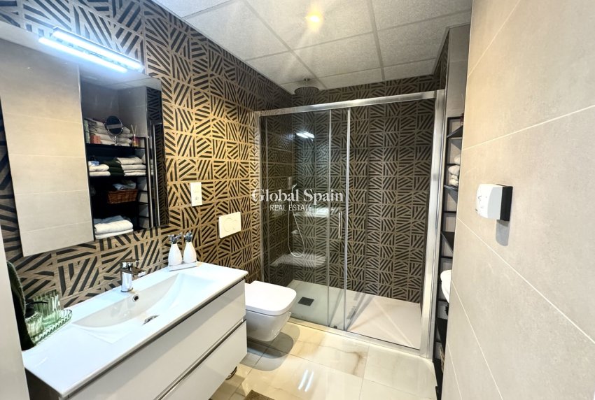 Wiederverkauf - WOHNUNG -
PLAYA FLAMENCA - Costa Blanca