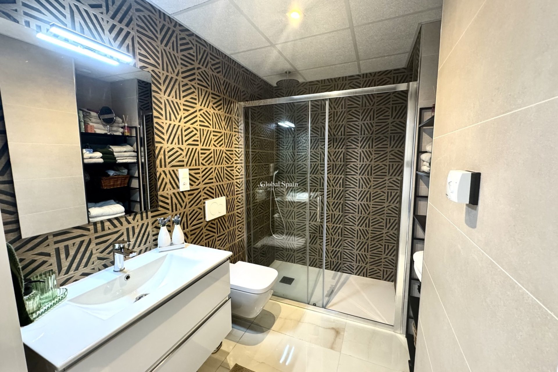 Wiederverkauf - WOHNUNG -
PLAYA FLAMENCA - Costa Blanca