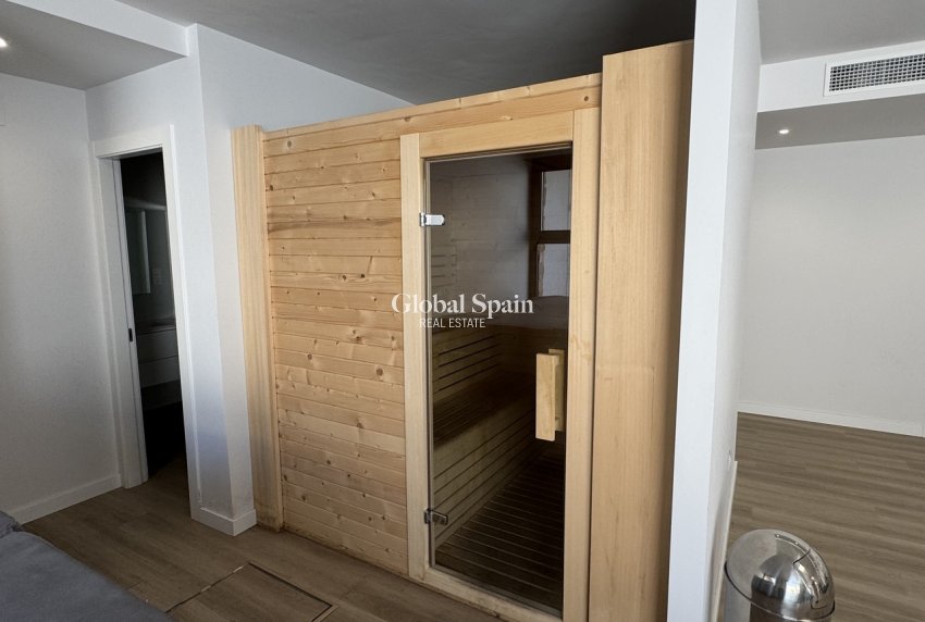 Wiederverkauf - WOHNUNG -
PLAYA FLAMENCA - Costa Blanca