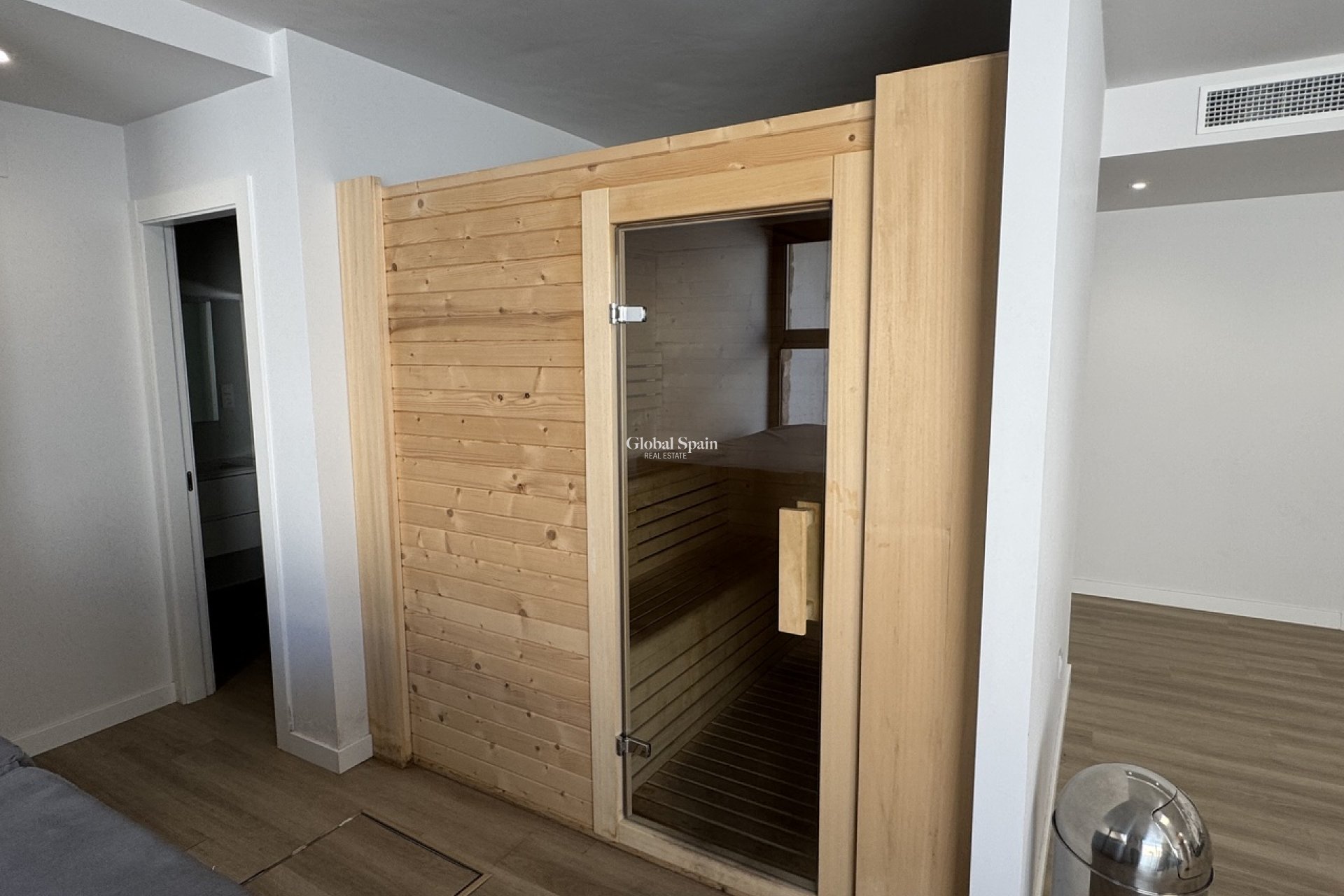 Wiederverkauf - WOHNUNG -
PLAYA FLAMENCA - Costa Blanca