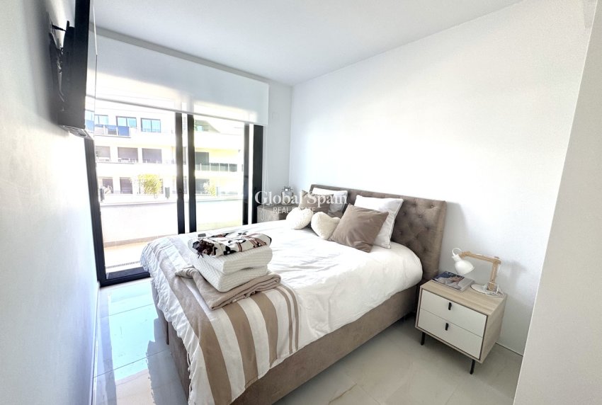 Wiederverkauf - WOHNUNG -
PLAYA FLAMENCA - Costa Blanca