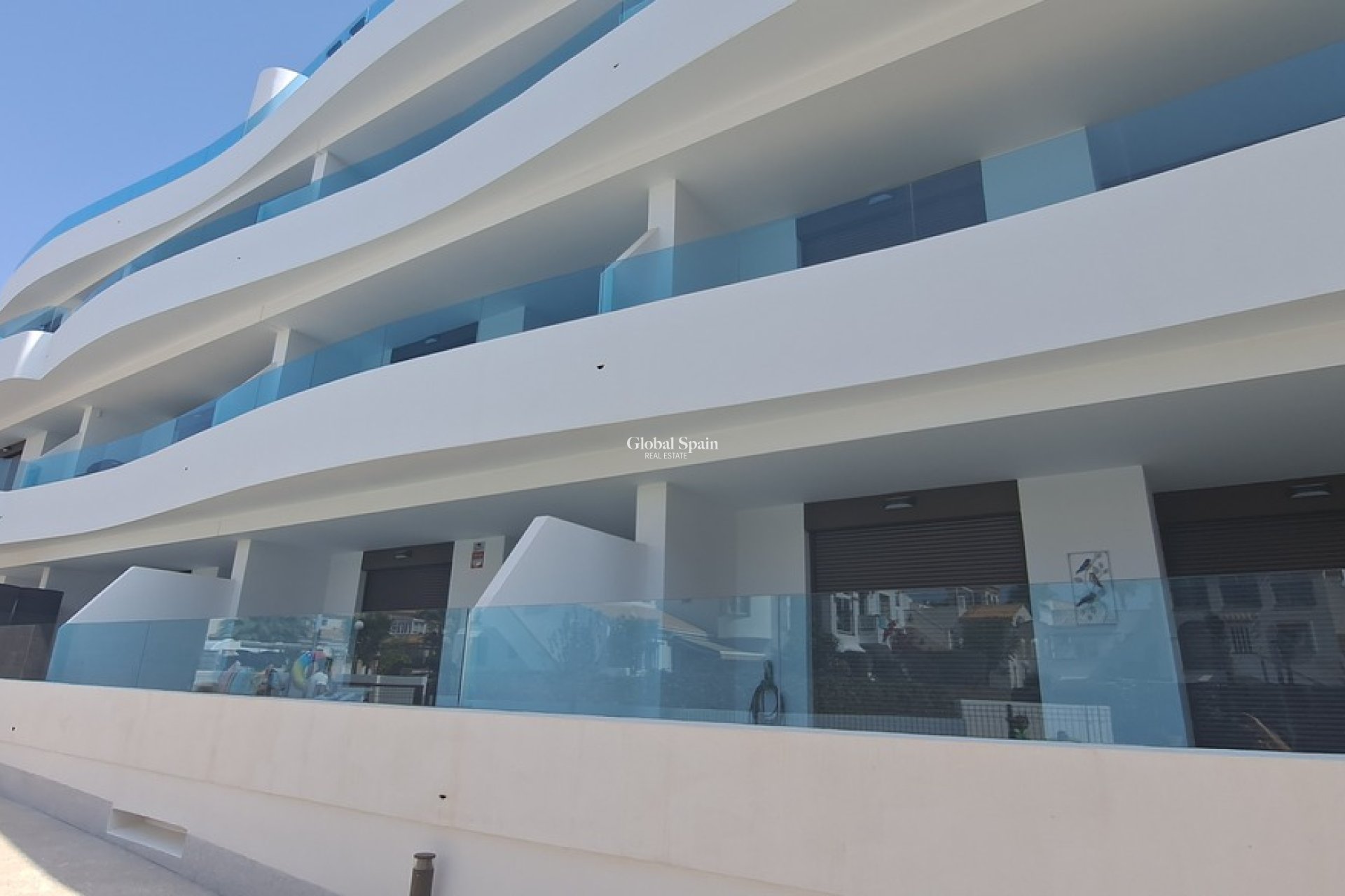 Wiederverkauf - WOHNUNG -
PLAYA FLAMENCA - Costa Blanca