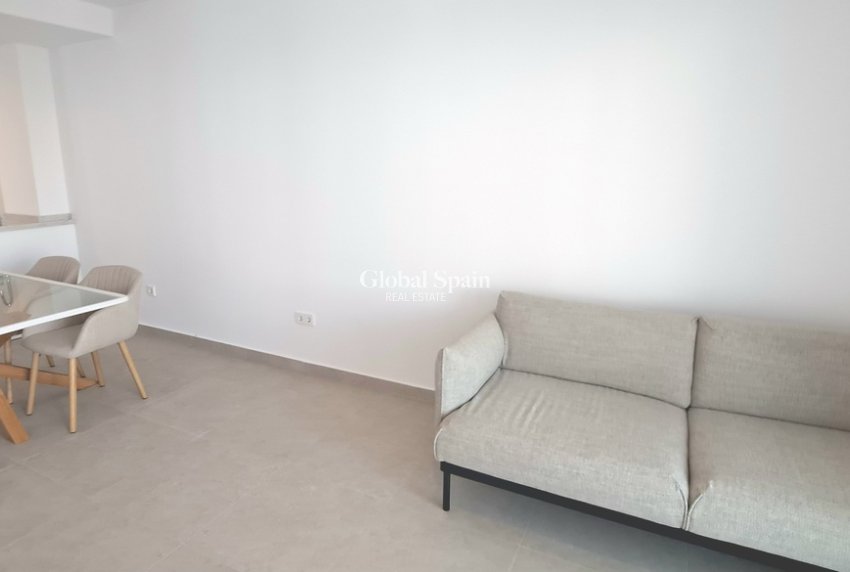 Wiederverkauf - WOHNUNG -
PLAYA FLAMENCA - Costa Blanca