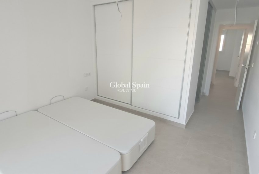 Wiederverkauf - WOHNUNG -
PLAYA FLAMENCA - Costa Blanca