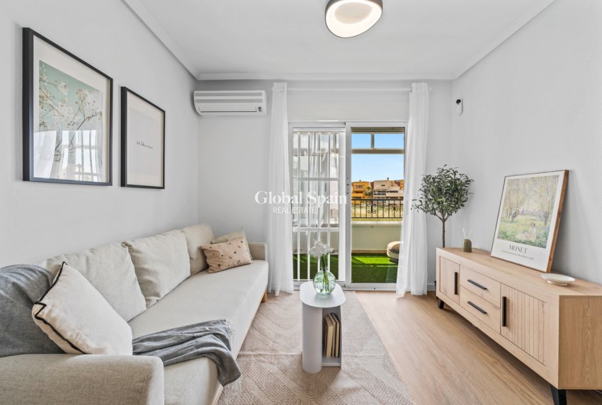 Wiederverkauf - WOHNUNG -
PLAYA FLAMENCA - Costa Blanca