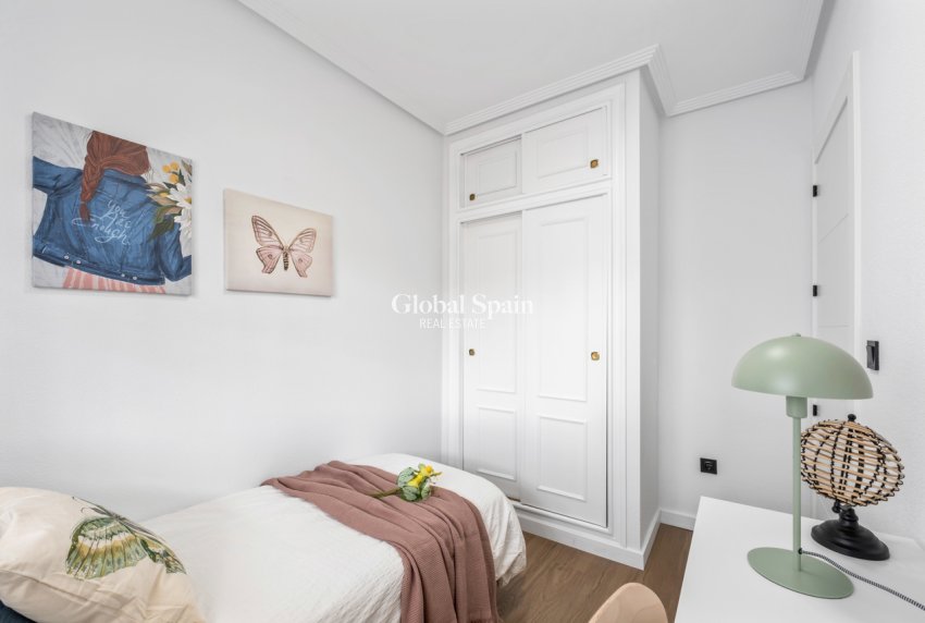 Wiederverkauf - WOHNUNG -
PLAYA FLAMENCA - Costa Blanca